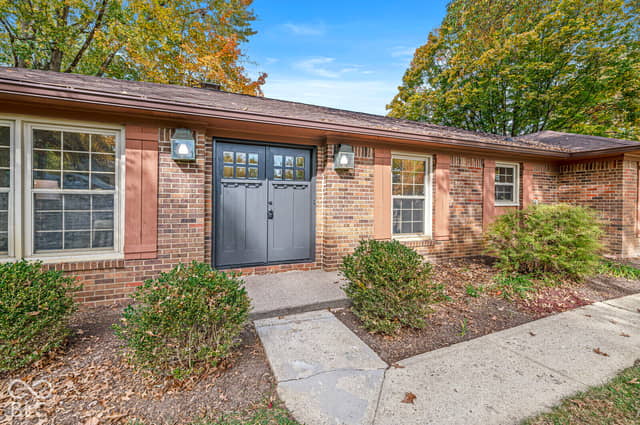 9310 N Tacoma Avenue, Indianapolis, IN 46240, photo 4 of 50