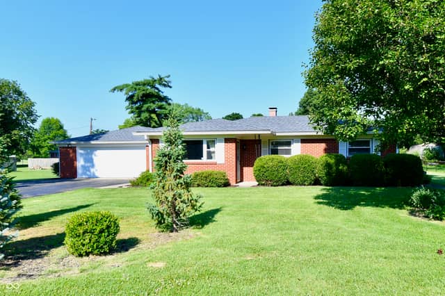 4928 Oaknoll Drive, Indianapolis, IN 46221, photo 4 of 27