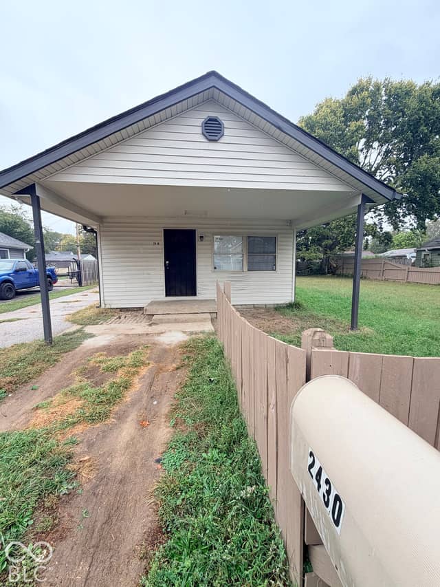2430 Foltz Street, Indianapolis, IN 46241, photo 4 of 39