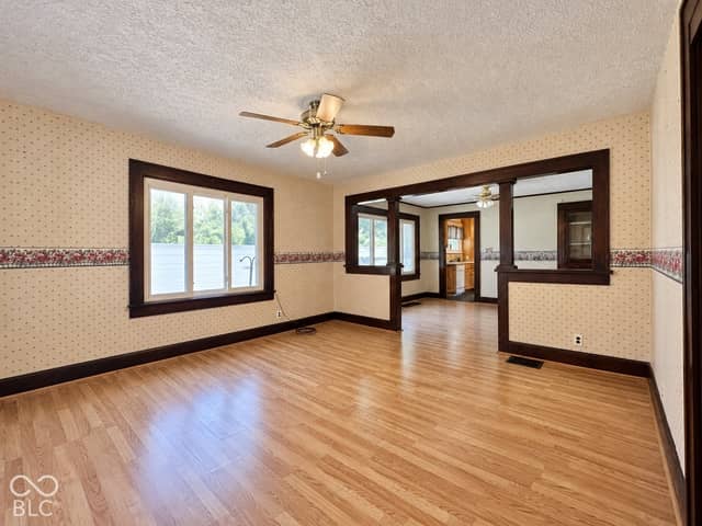 559 S Sycamore Street, Martinsville, IN 46151, photo 3 of 79