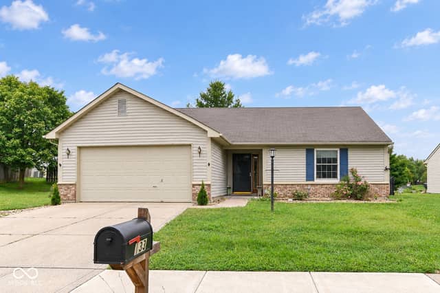 133 Brixton Woods West Drive, Pittsboro, IN 46167, photo 3 of 35