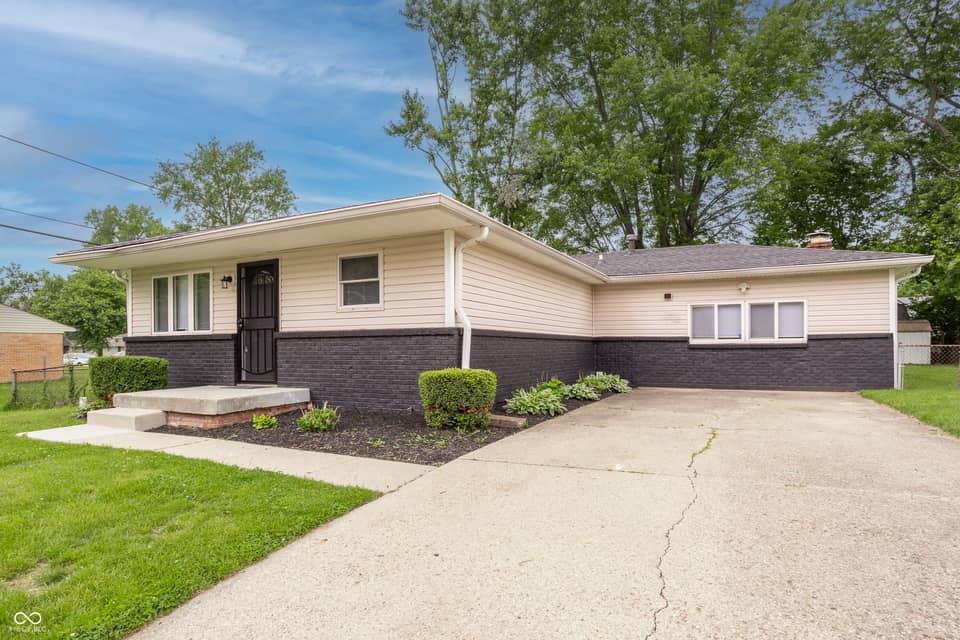 2248 Dupont Court, Indianapolis, IN 46229, photo 1 of 36