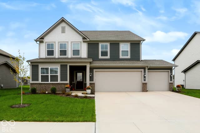10826 Gates Creek Drive, Indianapolis, IN 46239, photo 2 of 32