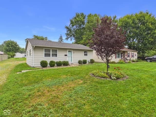 302 W Van Buren Street, Alexandria, IN 46001, photo 3 of 18