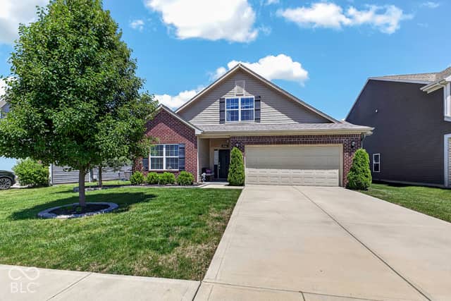 1242 Northcraft Court, Franklin, IN 46131, photo 2 of 27