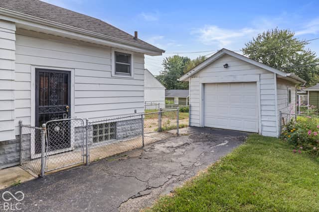 1226 N Emerson Avenue, Indianapolis, IN 46219, photo 5 of 23