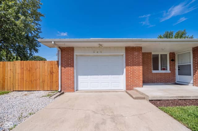 305 N Ellis Road, Muncie, IN 47303, photo 3 of 25