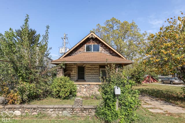 256 W Gimber Street, Indianapolis, IN 46225, photo 2 of 44
