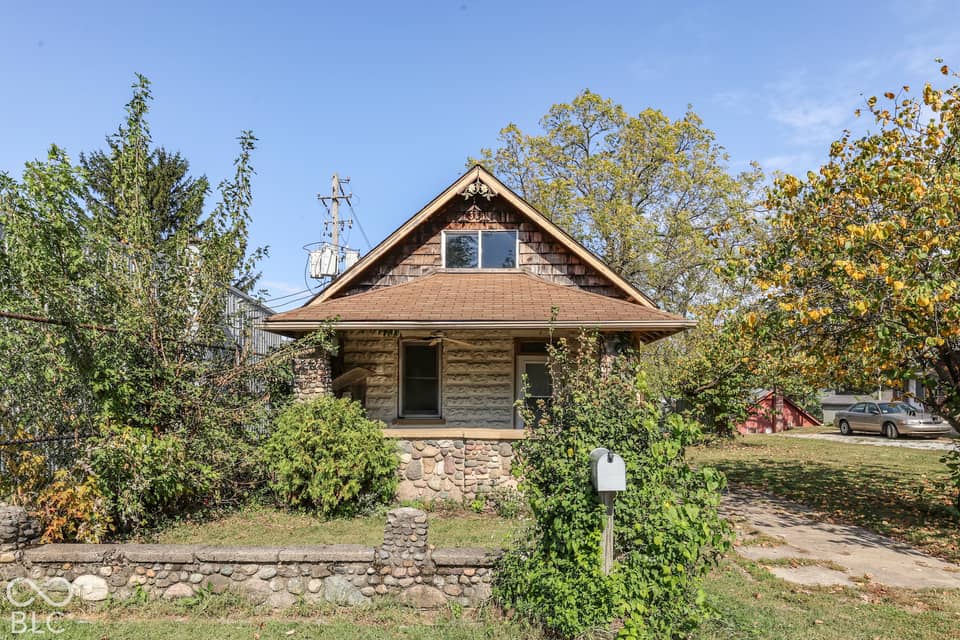 256 W Gimber Street, Indianapolis, IN 46225, photo 1 of 44