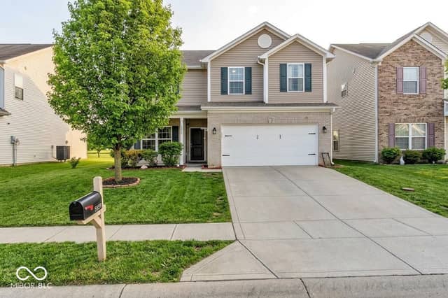 5859 Edelle Drive, Indianapolis, IN 46237, photo 2 of 48