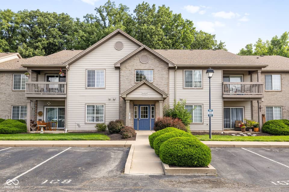 9820 Legends Creek Drive #208, Indianapolis