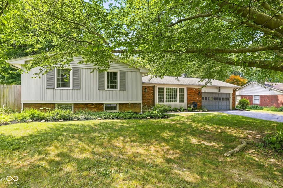 1113 Navajo Trail South Drive, Indianapolis