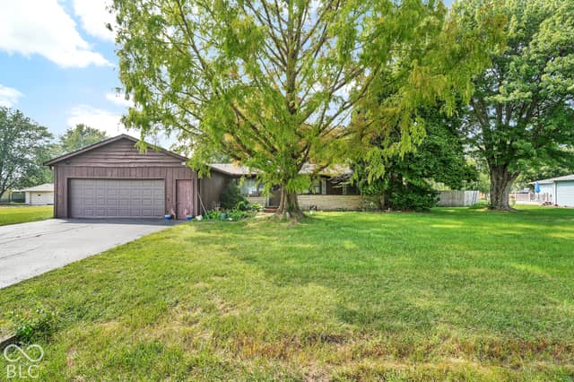 4438 Bridgefield East Drive, Plainfield, IN 46168, photo 2 of 30