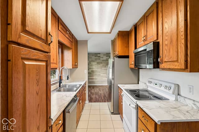 3302 Beech Drive, Columbus, IN 47203, photo 3 of 42
