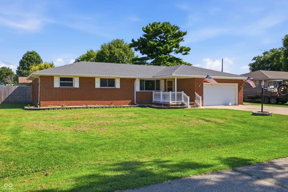 912 W 10th Street, Greensburg, IN 47240, photo 1 of 43