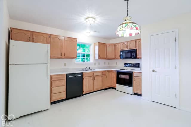 5165 Pine Hill Drive, Noblesville, IN 46062, photo 4 of 37