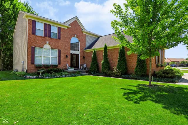7761 Prairie View Drive, Indianapolis, IN 46256, photo 2 of 59