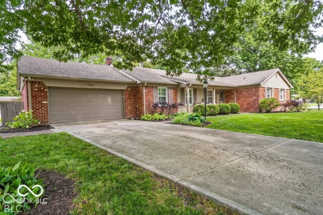 7856 Creekview Circle, Indianapolis, IN 46250, photo 2 of 49