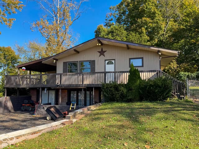 2701 W 600 N, Columbus, IN 47201, photo 2 of 26