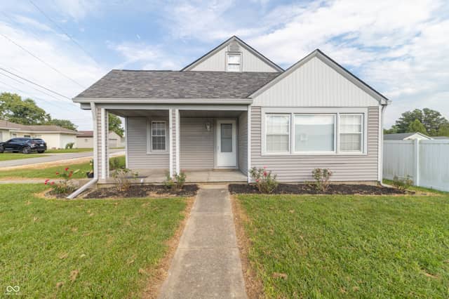 621 Apple Street, Greenfield, IN 46140, photo 2 of 32