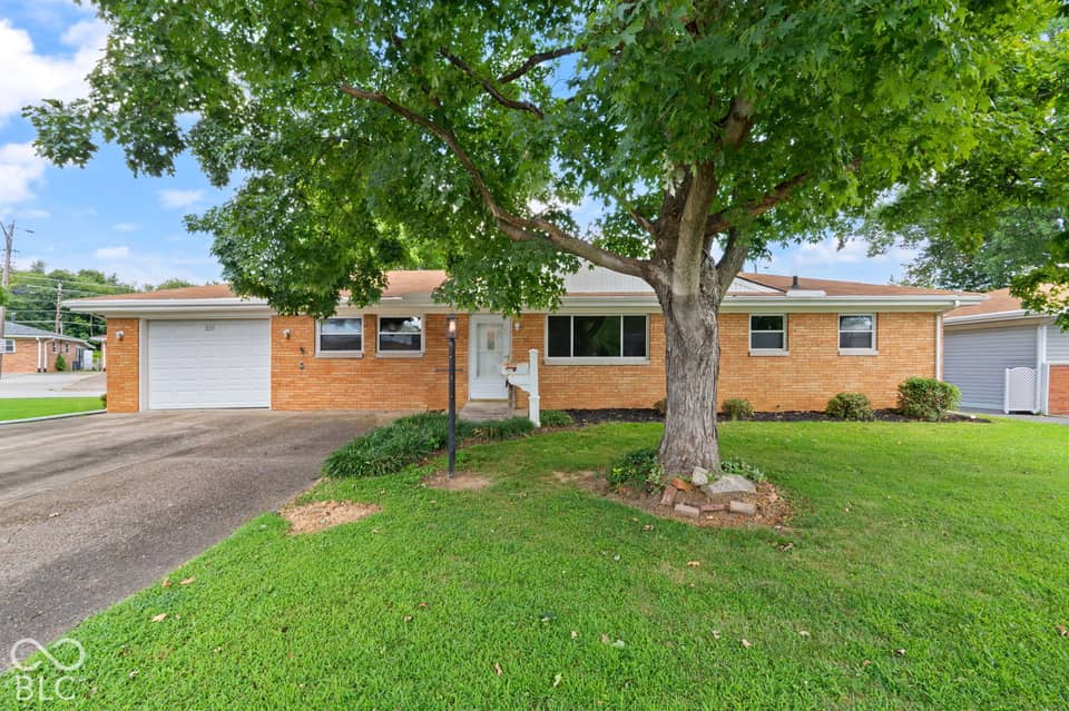 409 Wedgewood Drive, New Albany, IN 47150, photo 1 of 44
