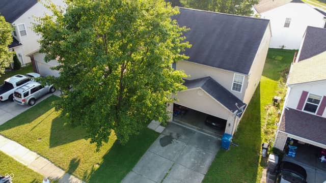 8204 Lake Tree Lane, Indianapolis, IN 46217, photo 3 of 47