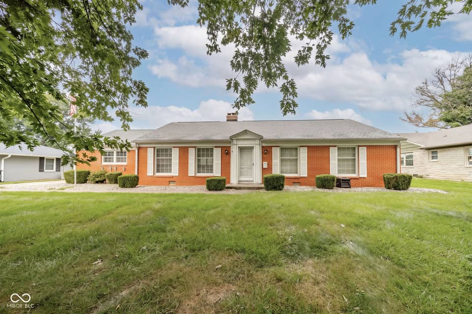 815 Longfellow Road, Anderson, IN 46011, photo 1 of 33