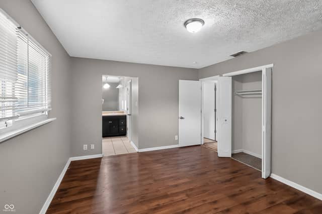 1745 Orchid Court, Indianapolis, IN 46219, photo 2 of 8