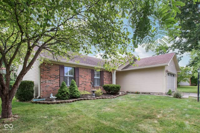5733 Pine Knoll Boulevard, Noblesville, IN 46062, photo 2 of 34