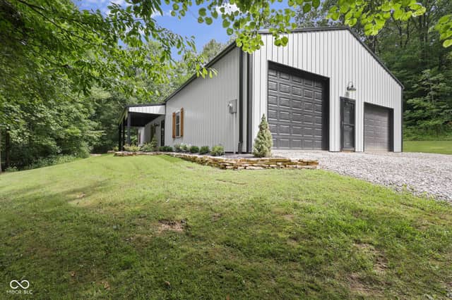5540 E Washboard Road, Bloomfield, IN 47424, photo 5 of 33