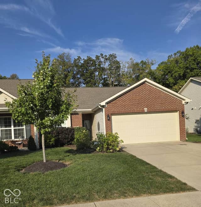 320 Angelina Way, Avon, IN 46123, photo 2 of 16