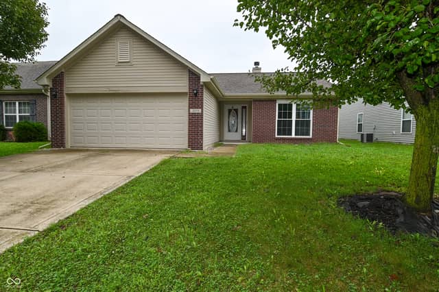 2273 Bridlewood Drive, Franklin, IN 46131, photo 2 of 50