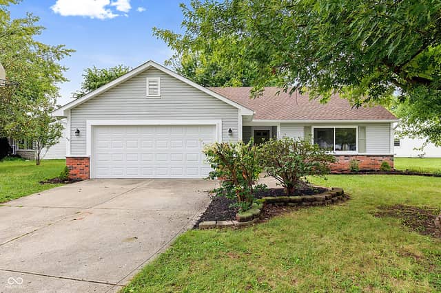 Home in Indianapolis, photo 2 of 21