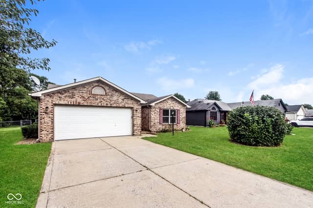 84 Longfellow Lane, Greenfield, IN 46140, photo 3 of 15