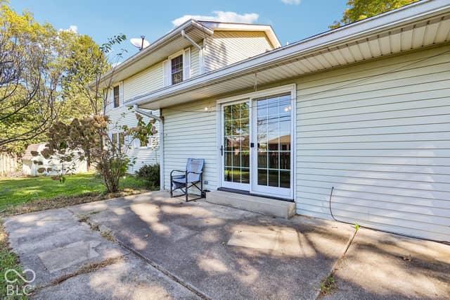 3302 Beech Drive, Columbus, IN 47203, photo 5 of 42