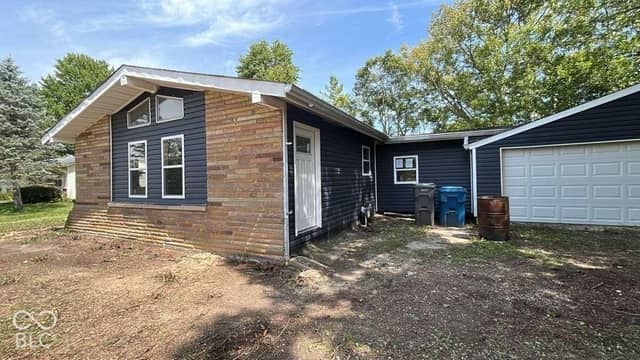 7555 S Haven Court, Indianapolis, IN 46217, photo 2 of 2
