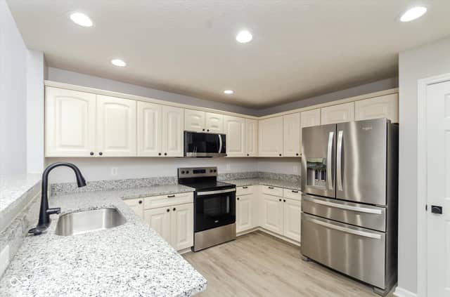 12140 Black Hills Drive, Fishers, IN 46038, photo 4 of 32