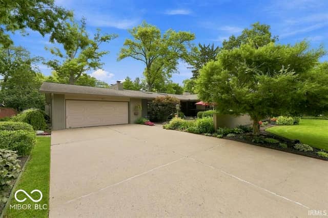 411 N Wildwood Lane, Muncie, IN 47304, photo 5 of 44
