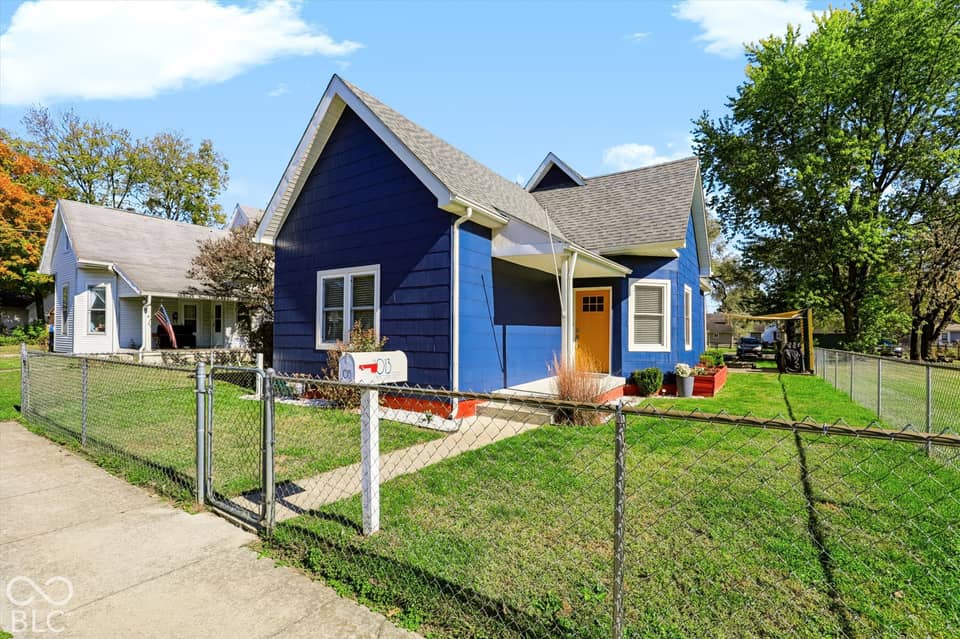 1013 California Street, Columbus, IN 47201, photo 1 of 34