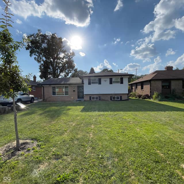 1426 N Graham Avenue, Indianapolis, IN 46219, photo 3 of 23