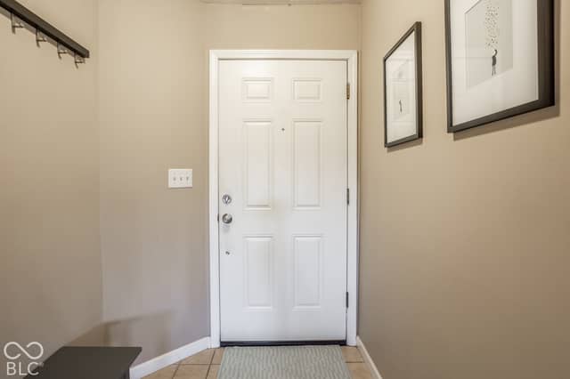 6209 Glebe Circle, Indianapolis, IN 46237, photo 4 of 26