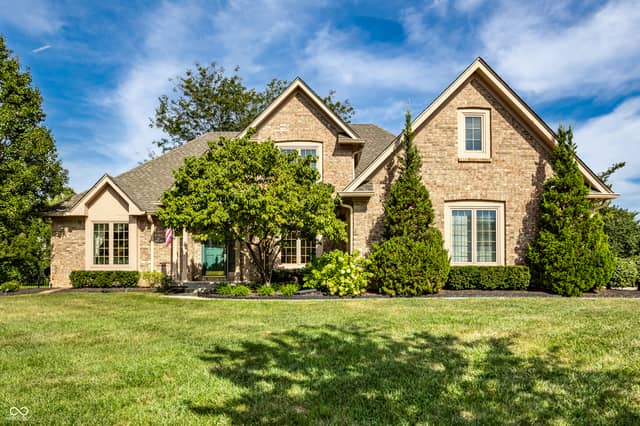 10415 Woods Edge Drive, Fishers, IN 46037, photo 2 of 35