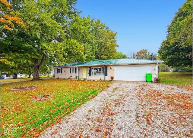 150 W 300 S, Crawfordsville, IN 47933, photo 2 of 23