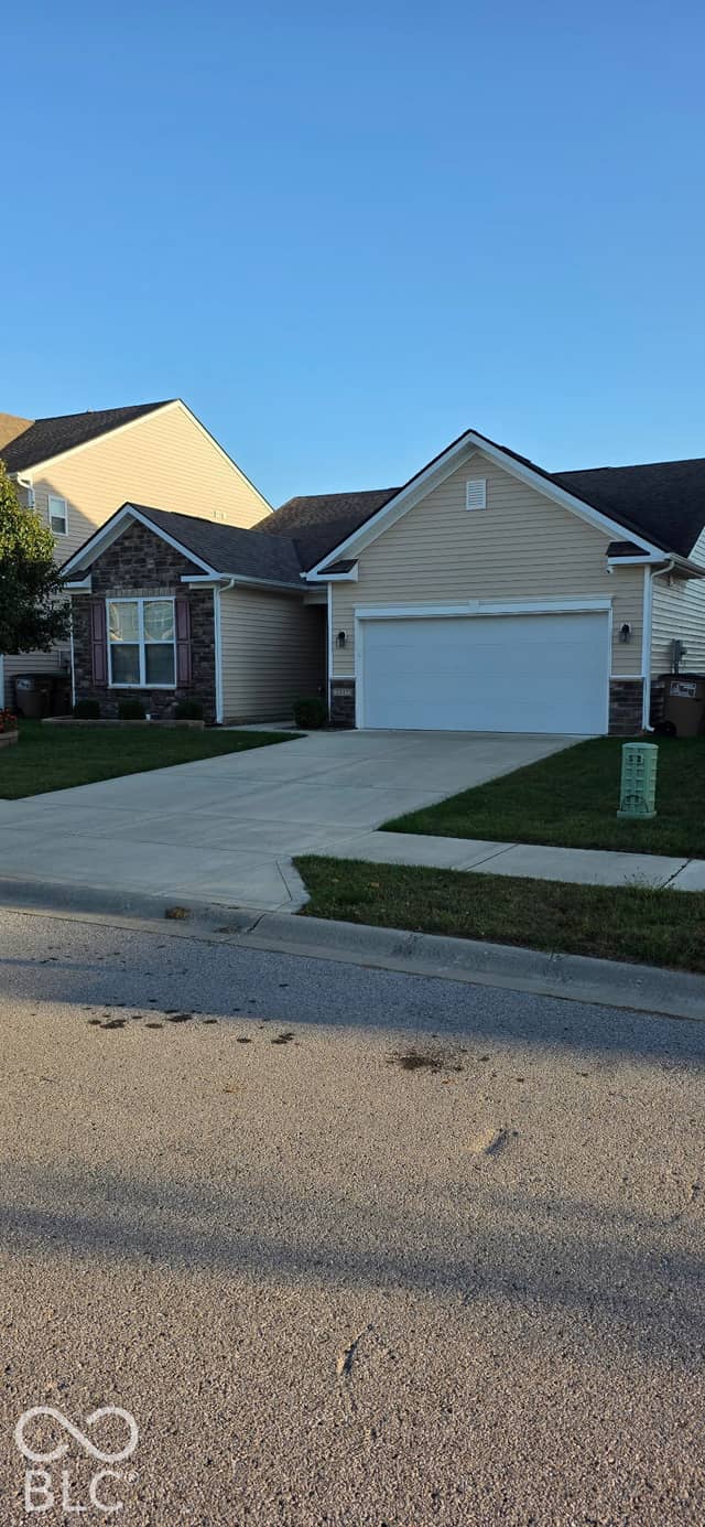 2417 Creekland Drive, Columbus, IN 47201, photo 3 of 30