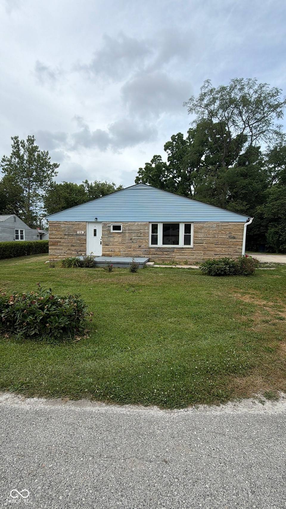 16 Glenda Drive, Plainfield