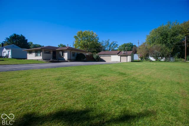 1107 S Fullhart Drive, Muncie, IN 47302, photo 4 of 11