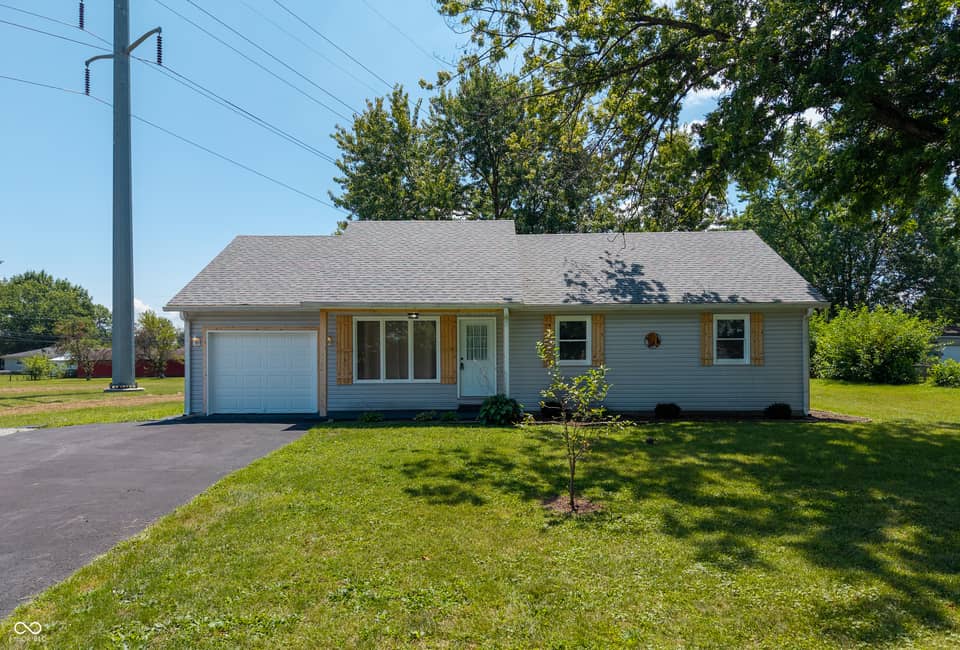 7237 E Buddy Lane, Camby