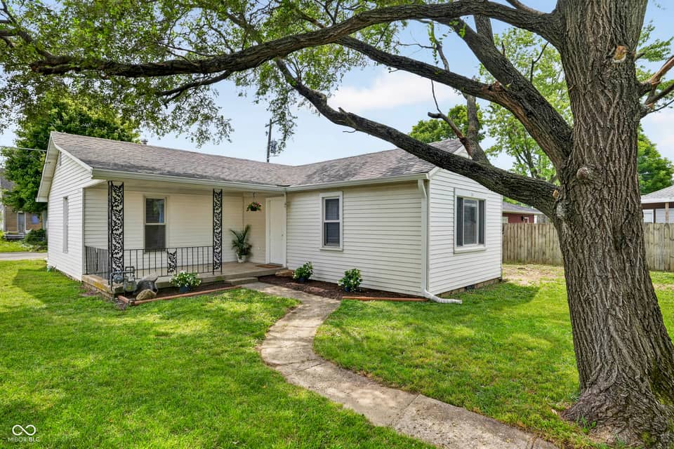 847 W North Street, Greenfield, IN 46140, photo 1 of 17