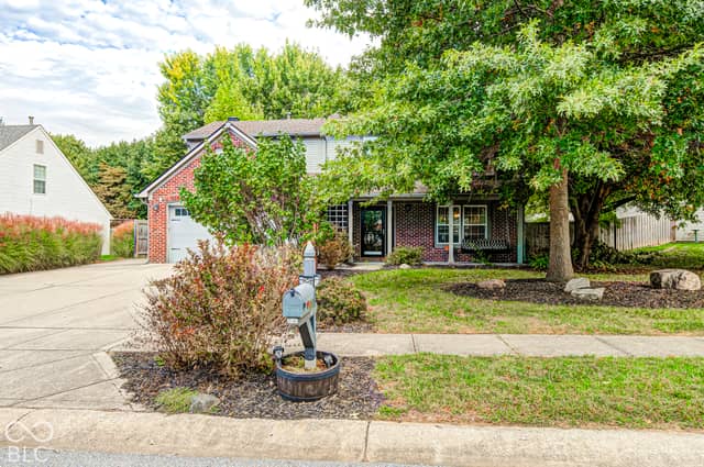 111 Oakview Drive, Mooresville, IN 46158, photo 4 of 45