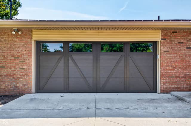 3783 W North Wood Lake Drive, Columbus, IN 47201, photo 5 of 84